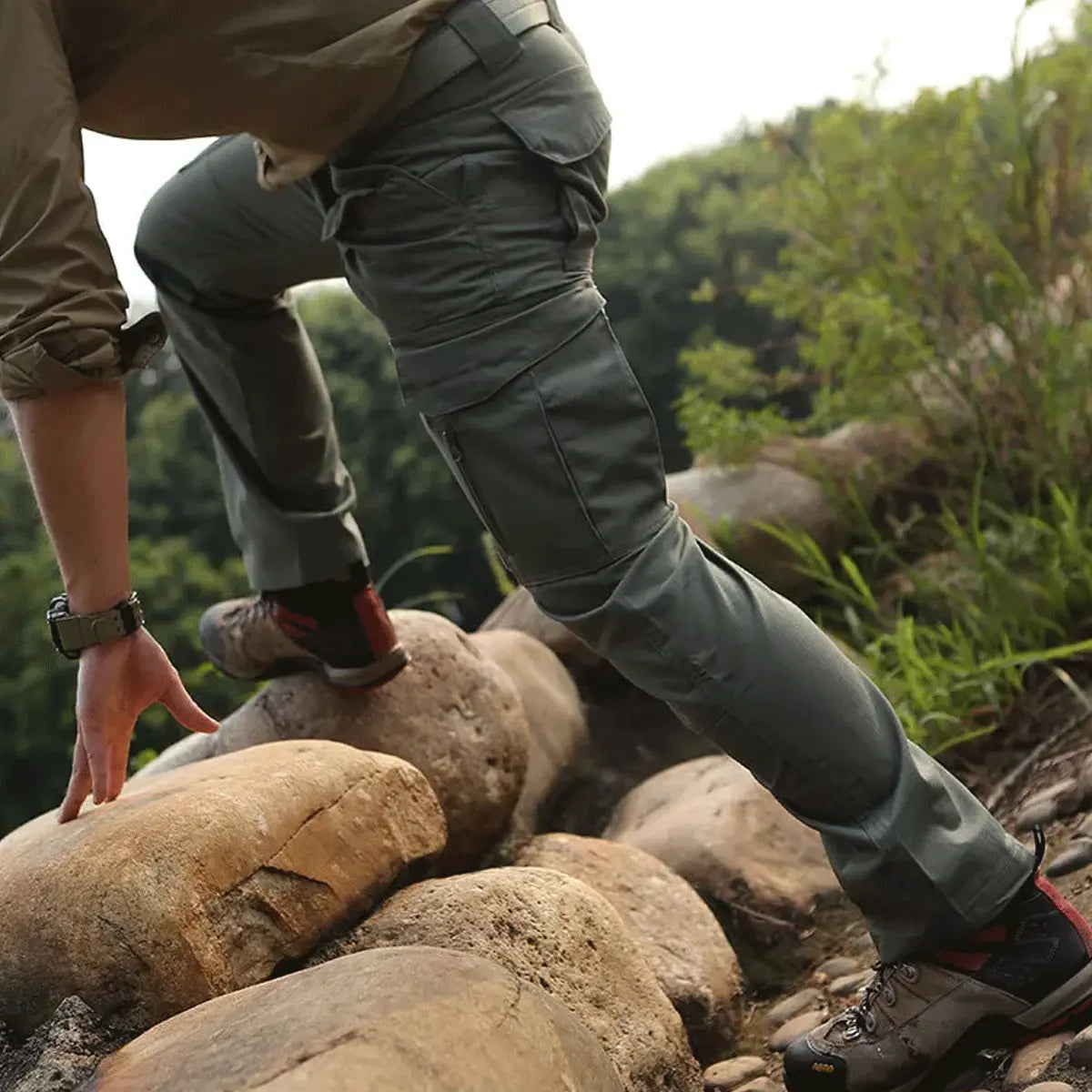 Combat-Ready Tactical Pants with Complimentary Tactical Belt – Prepare for Action!